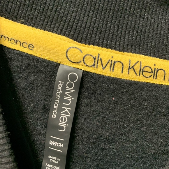 sweatshirt - Picture 2 of 3